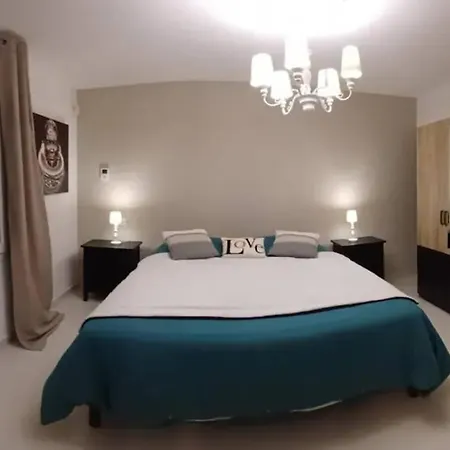 Spacieux A Saint-raphael, 150 M² * Сен-Рафаэль