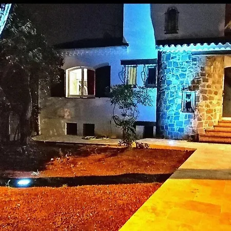 Spacieux A Saint-raphael, 150 M² Apartment