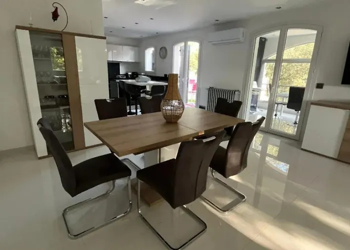 Spacieux à Saint-raphaël, 150 M²